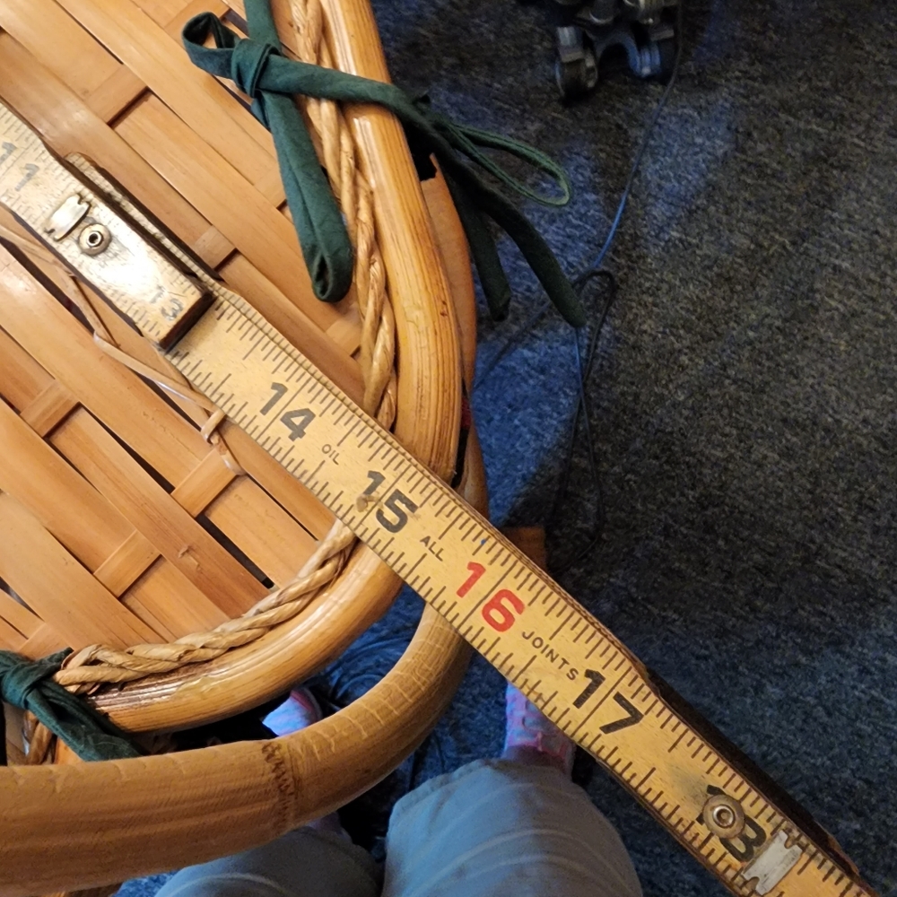 Vintage XL Apple Picnic Basket - Picture 6 of 8